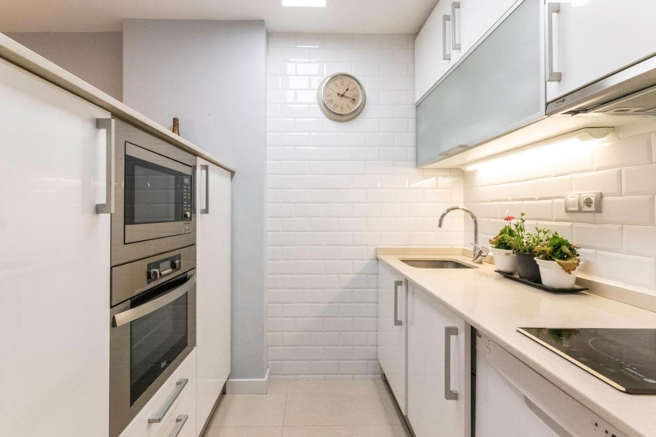 Apartamento En Centro De Bilbao, Deusto Apartment Bagian luar foto