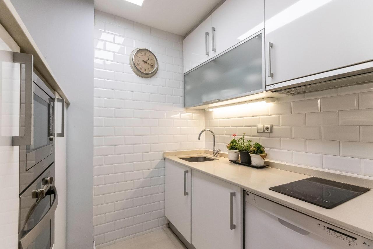 Apartamento En Centro De Bilbao, Deusto Apartment Bagian luar foto