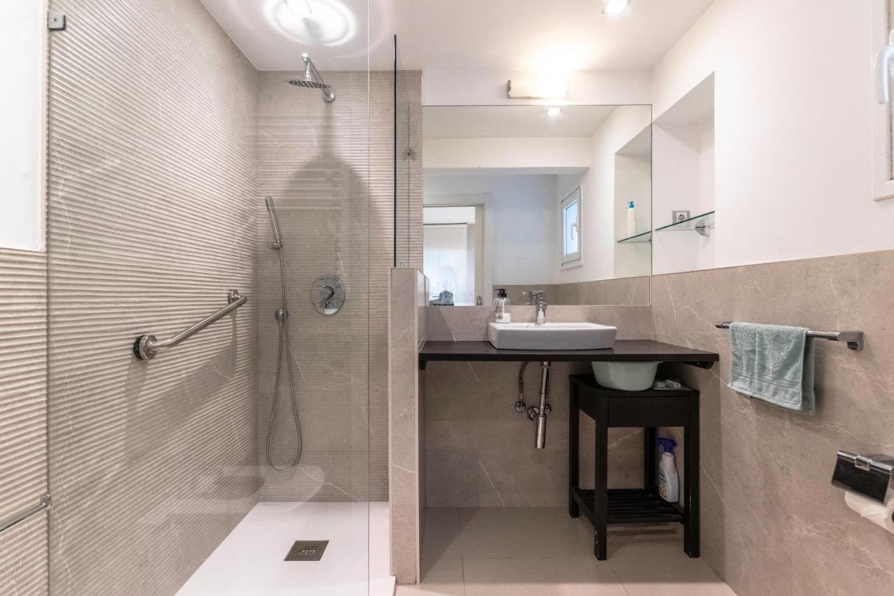 Apartamento En Centro De Bilbao, Deusto Apartment Bagian luar foto