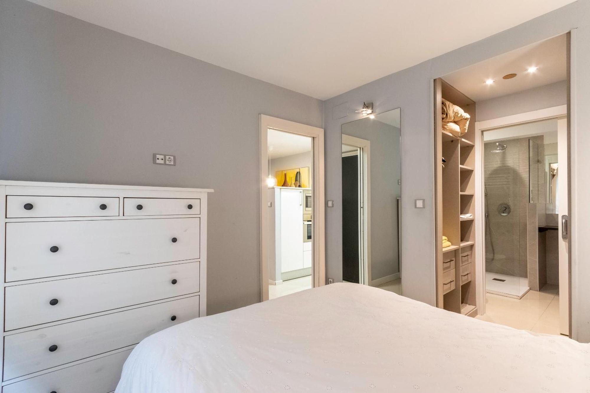 Apartamento En Centro De Bilbao, Deusto Apartment Bagian luar foto