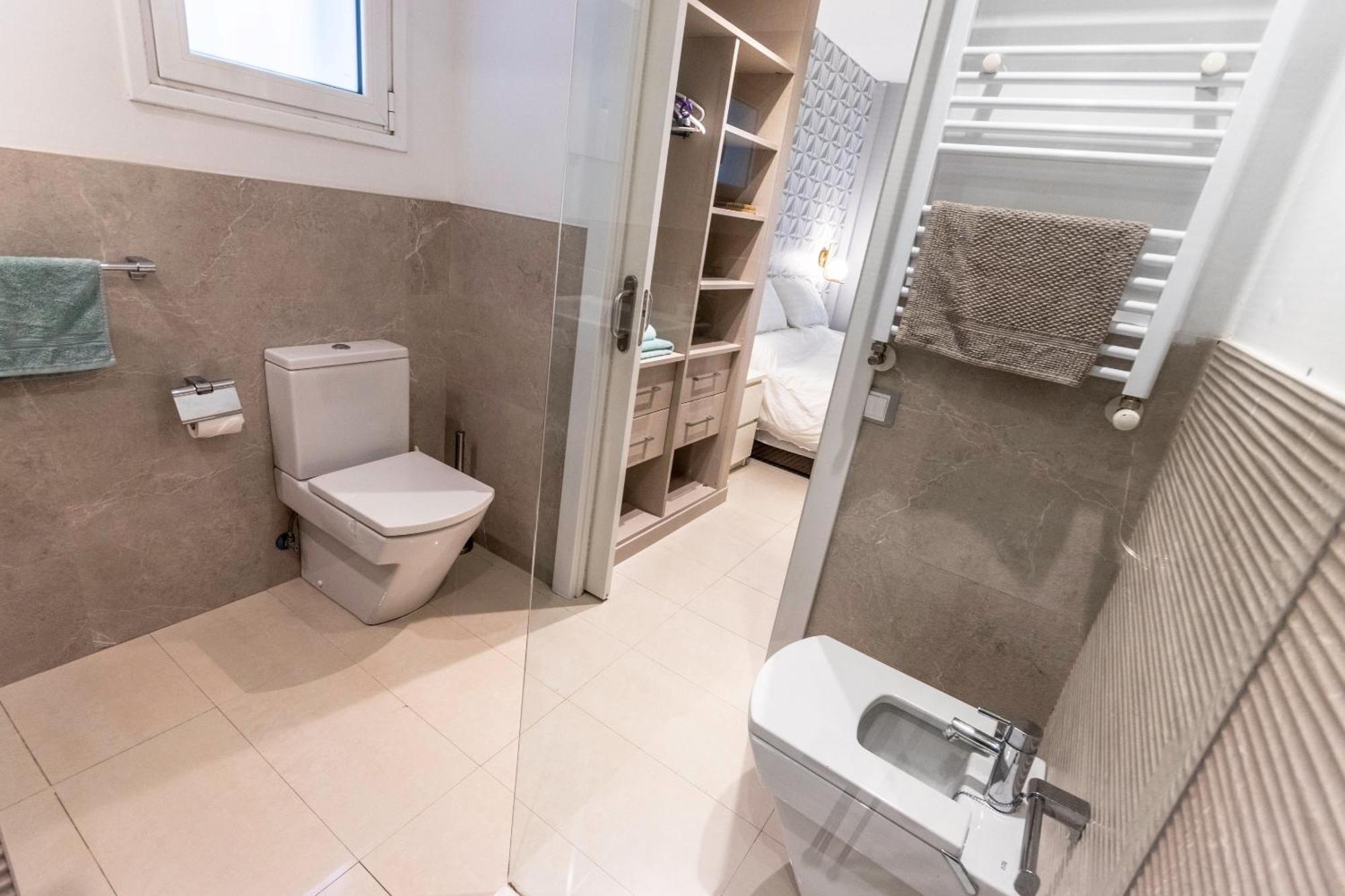 Apartamento En Centro De Bilbao, Deusto Apartment Bagian luar foto